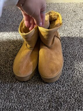 Source Unknown Women's Suede Short Boots - Tan
